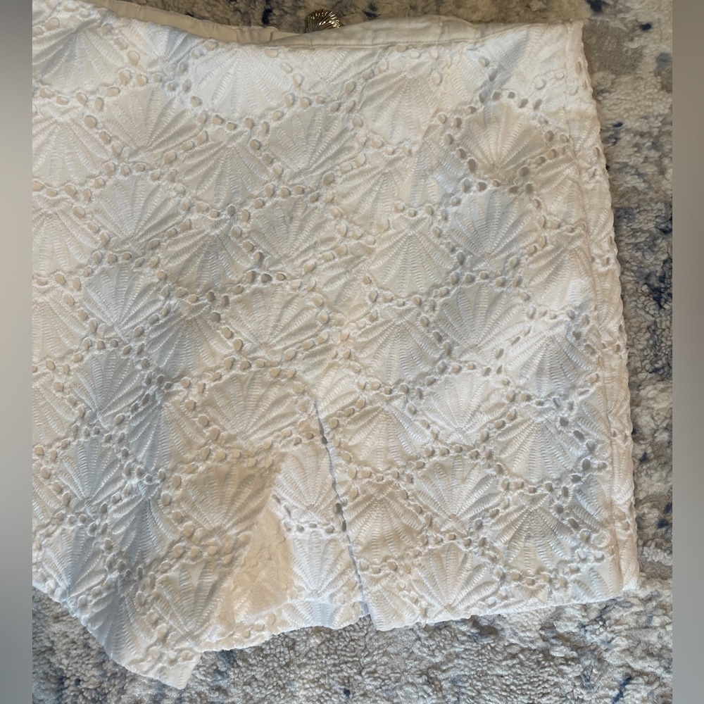Lilly Pulitzer Women’s Size 0 White Eyelet Seashell Print Skort - Picture 4 of 7
